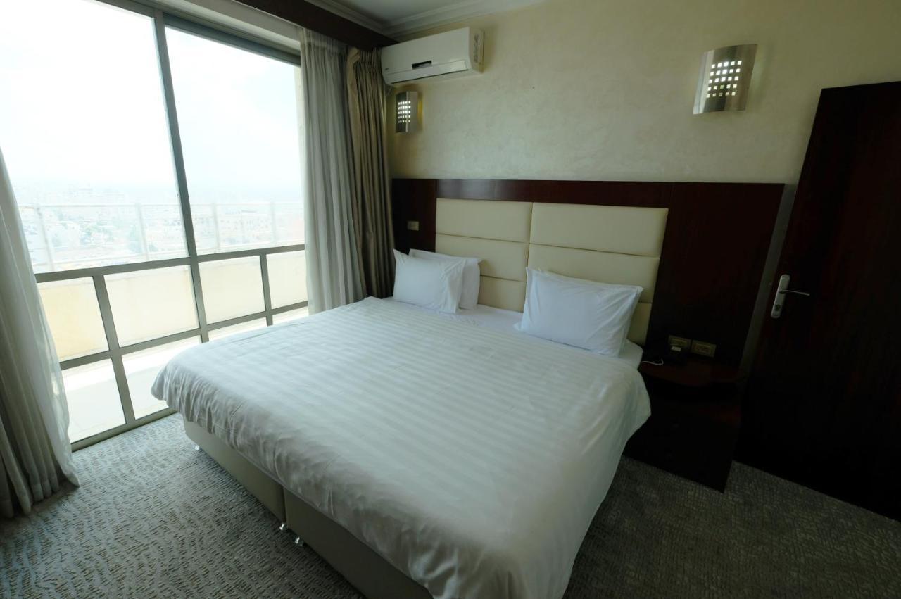 Red Crescent Guesthouse Ramallah Zewnętrze zdjęcie